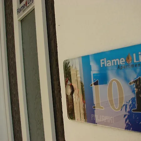 ホテル Flame Lily &