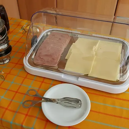 Flame Lily & ホテル