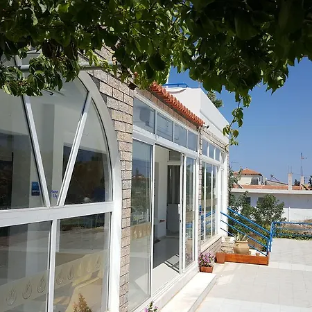 ホテル Flame Lily & 3*