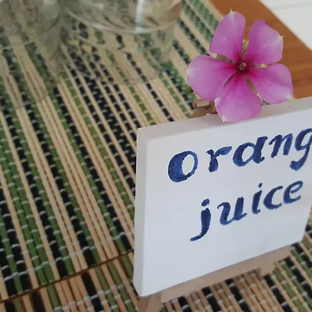 Flame Lily & מלון 3*