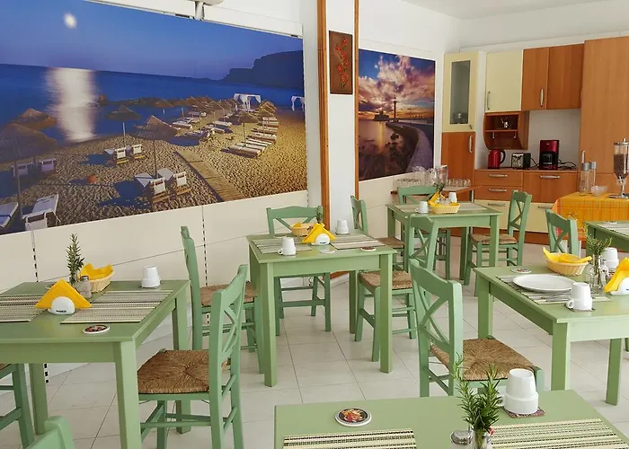 Flame Lily & 酒店 3*