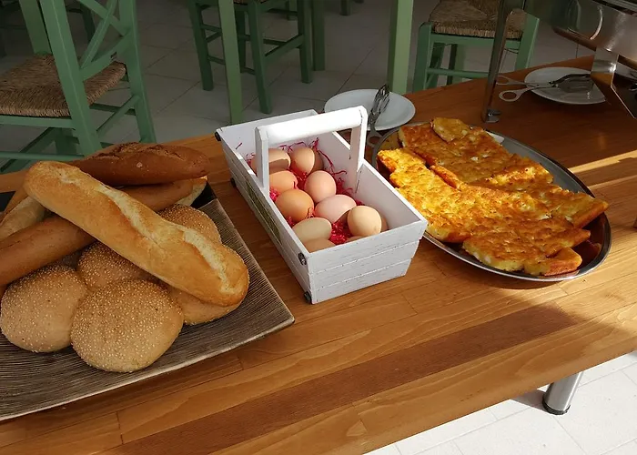 酒店 Flame Lily & 法里拉基