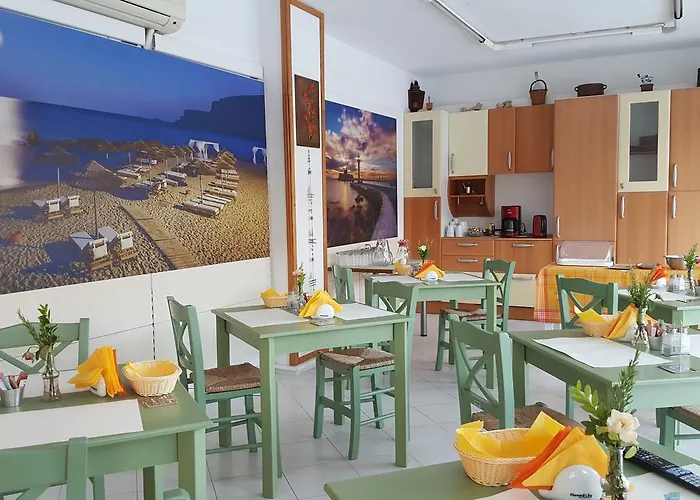 Flame Lily & 酒店 法里拉基