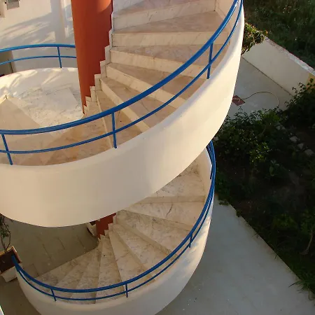 Flame Lily & Hotel 3*