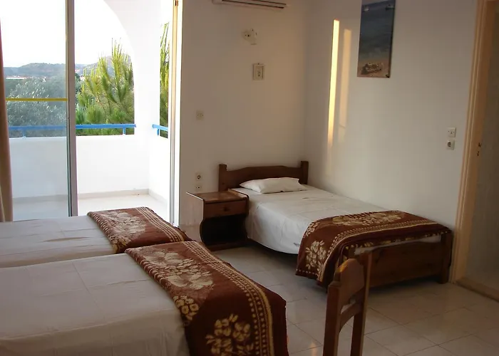 Flame Lily & פליראקי