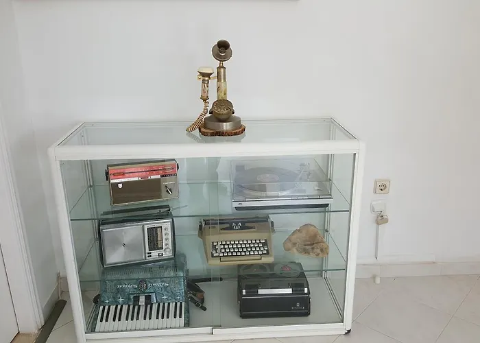 מלון Flame Lily & 3*