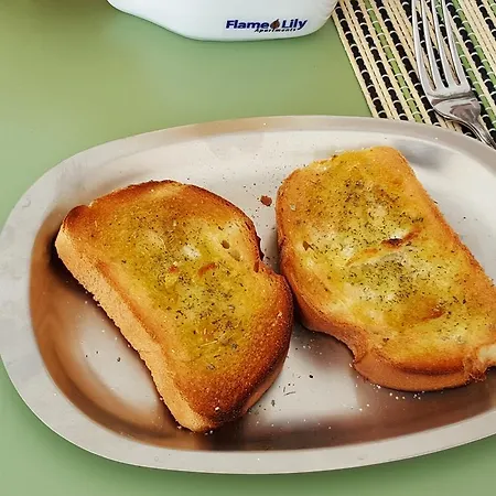 ホテル Flame Lily &