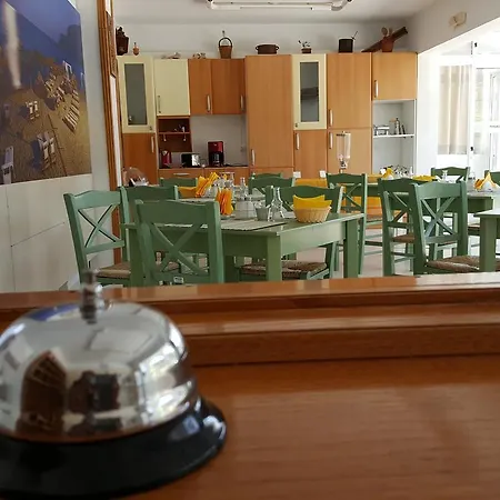 Flame Lily & ホテル 3*