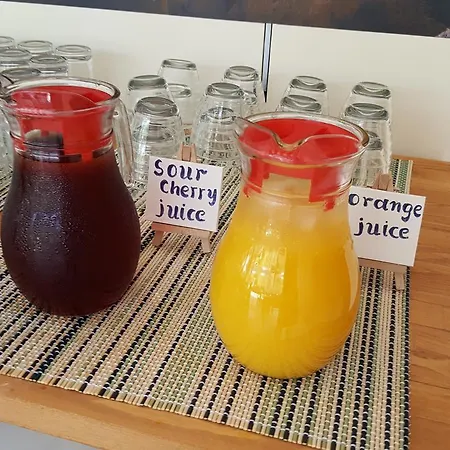 Flame Lily & ホテル ファリラキ