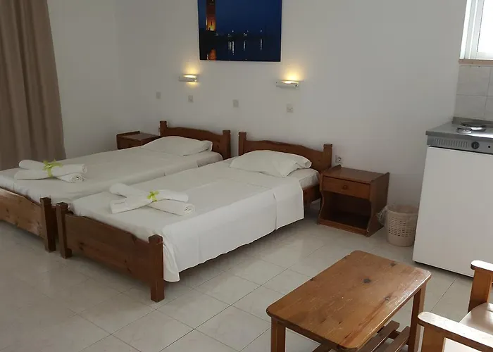 Flame Lily & Otel 3*