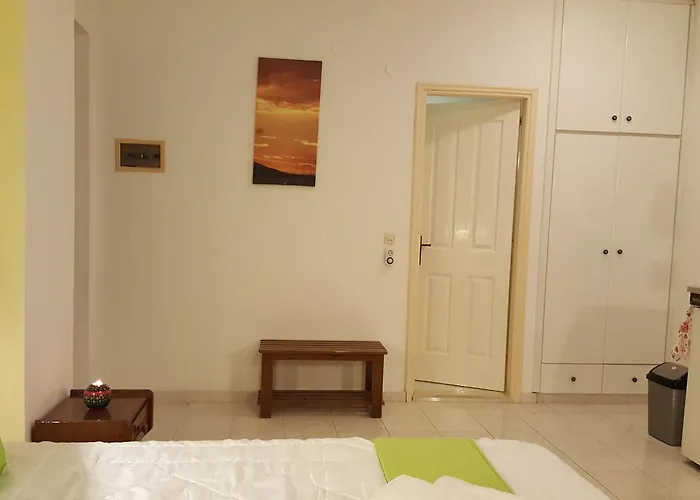 Flame Lily & Otel 3*