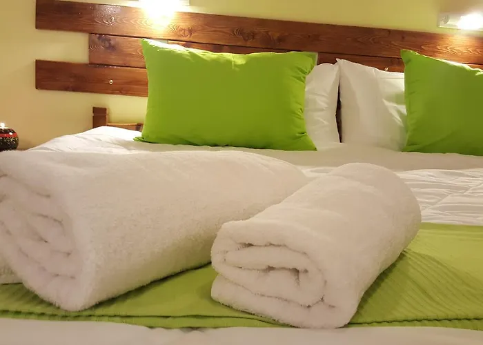 Otel Flame Lily & 3*